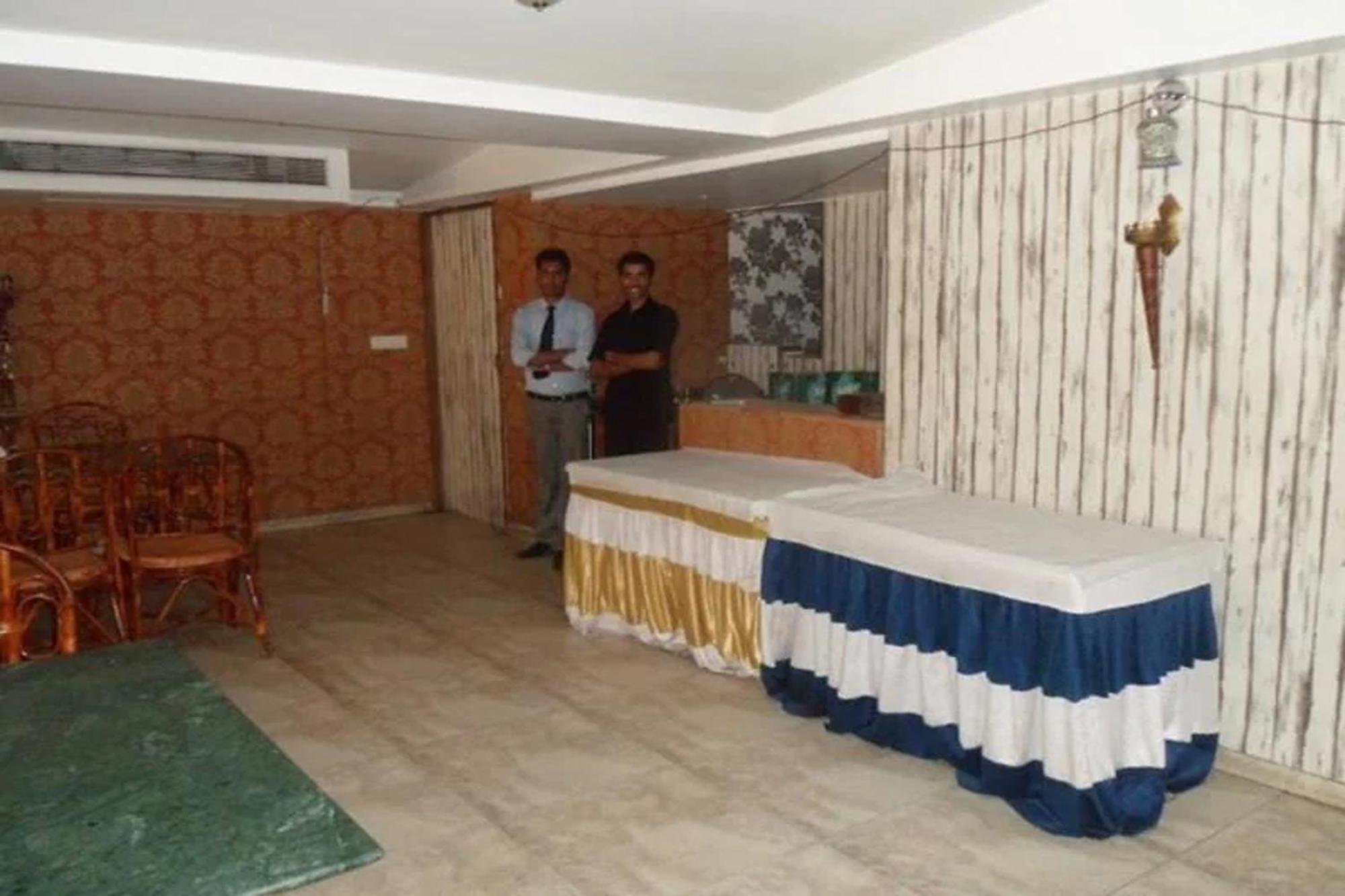 Hotel Maan Residency Satellite Road Ahmedabad Exterior foto