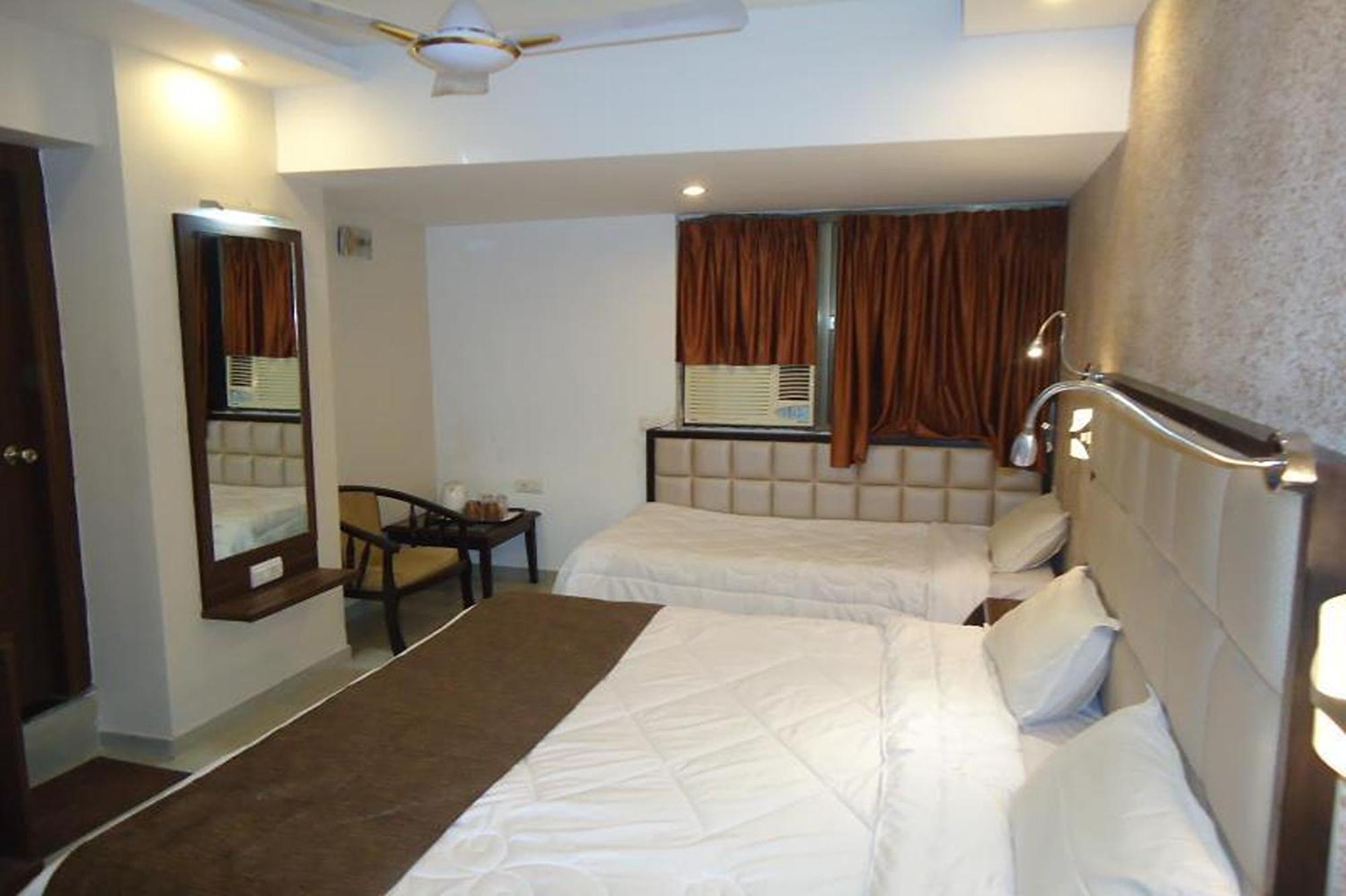 Hotel Maan Residency Satellite Road Ahmedabad Exterior foto