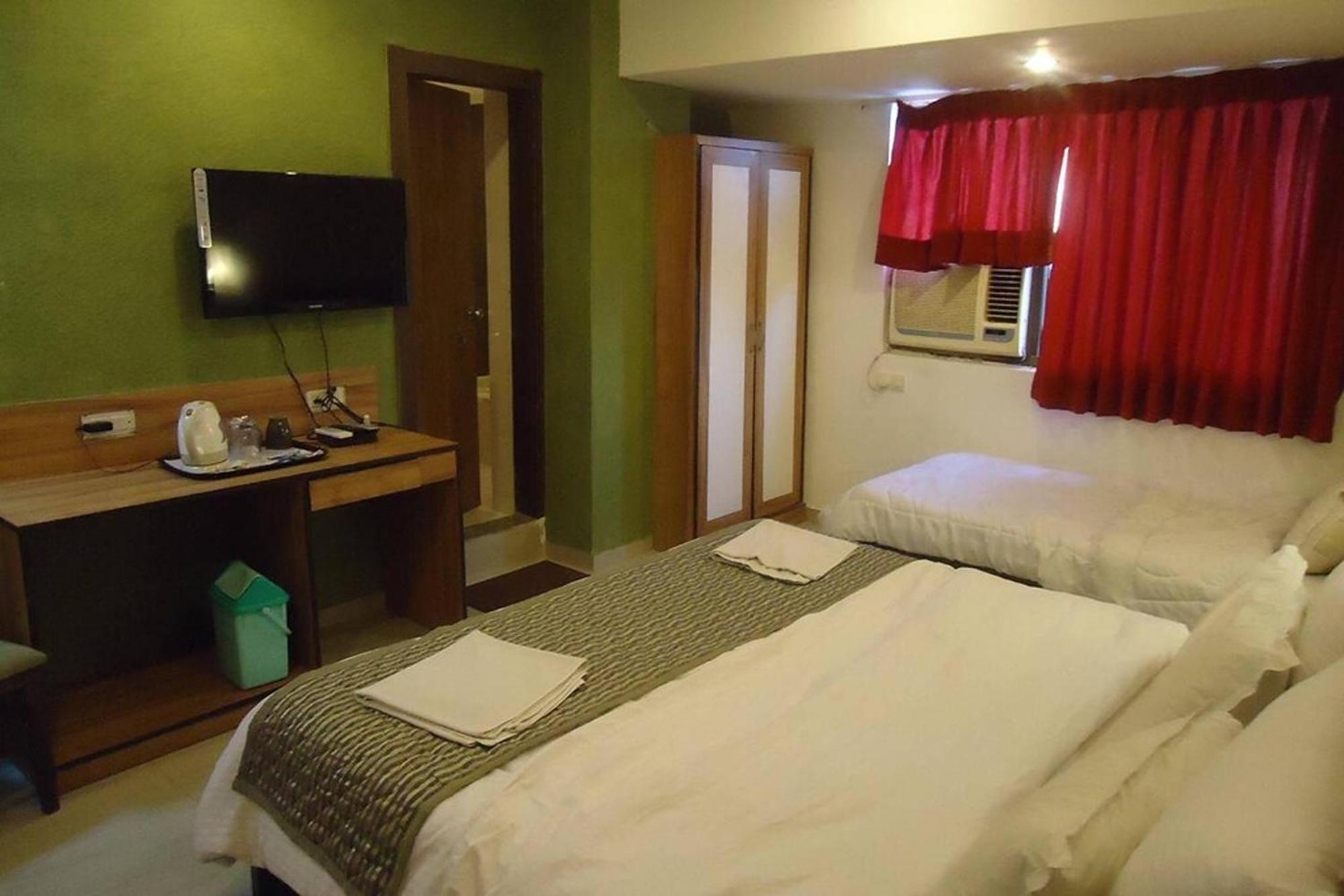 Hotel Maan Residency Satellite Road Ahmedabad Exterior foto