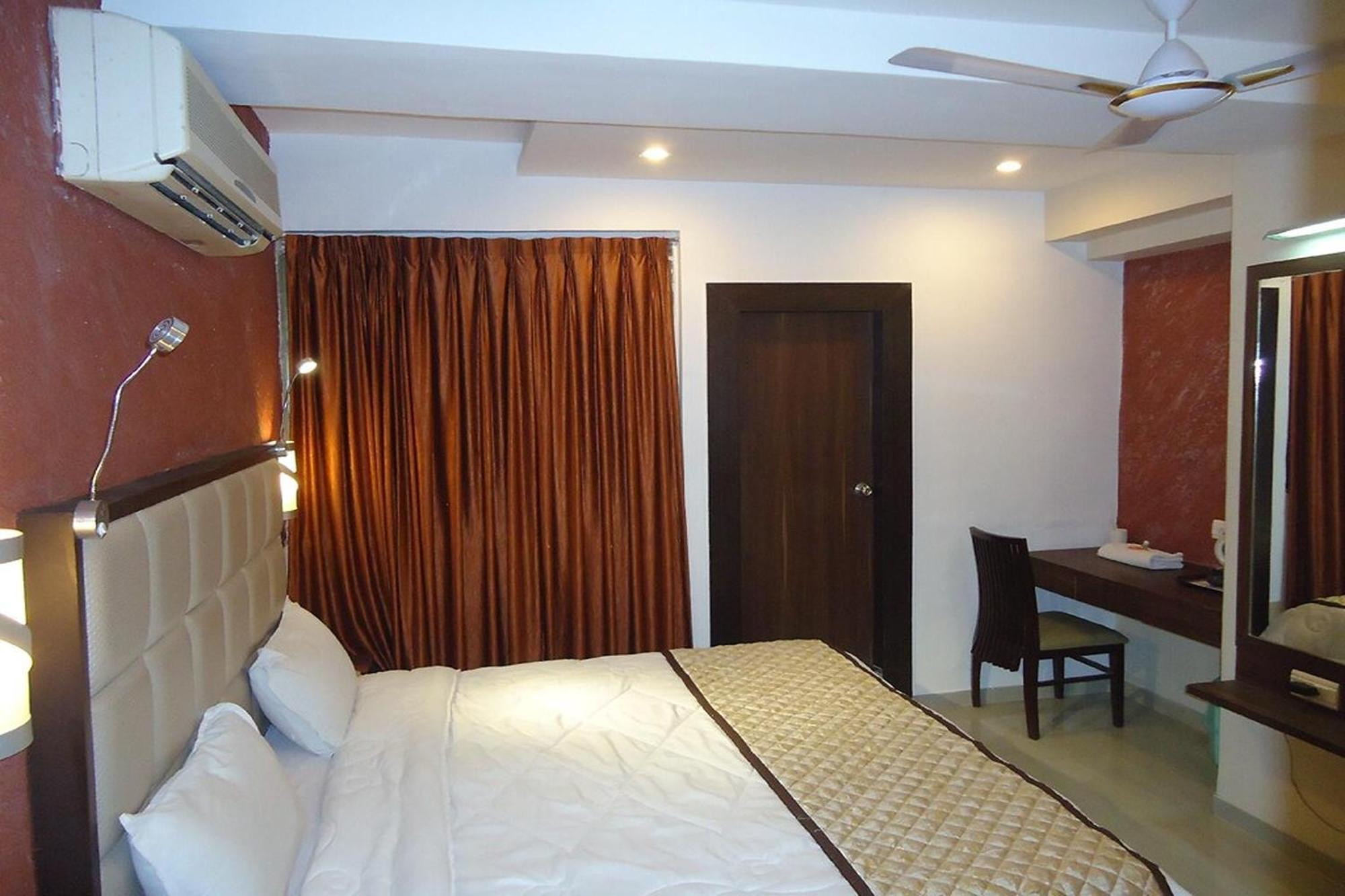 Hotel Maan Residency Satellite Road Ahmedabad Exterior foto