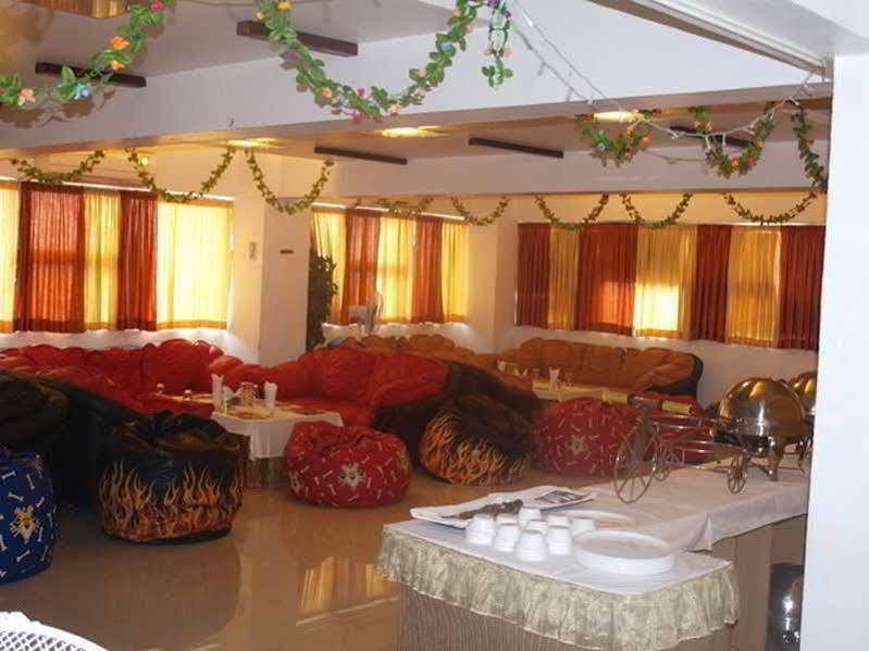 Hotel Maan Residency Satellite Road Ahmedabad Exterior foto