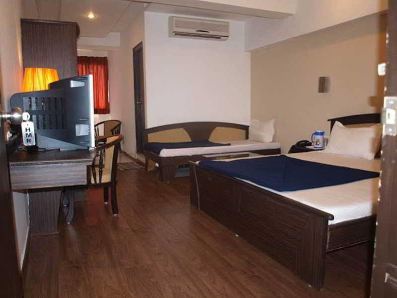 Hotel Maan Residency Satellite Road Ahmedabad Exterior foto