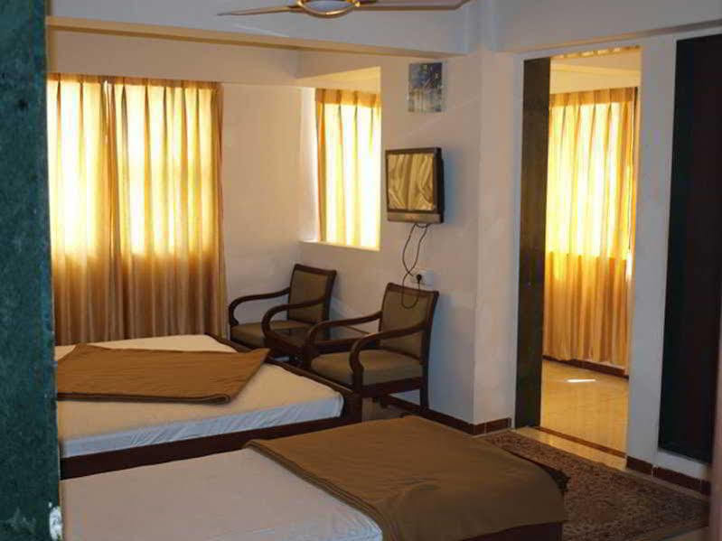 Hotel Maan Residency Satellite Road Ahmedabad Exterior foto