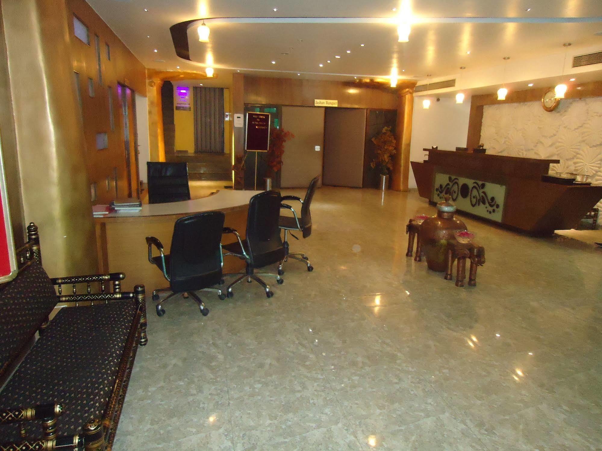 Hotel Maan Residency Satellite Road Ahmedabad Exterior foto